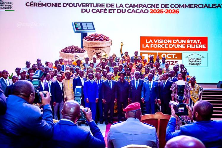 Côte d’Ivoire : Alassane Ouattara fixe les prix du cacao et du café à 2800 et 1700 F